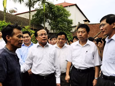 Bí thư Thành ủy xin lỗi dân làng cổ