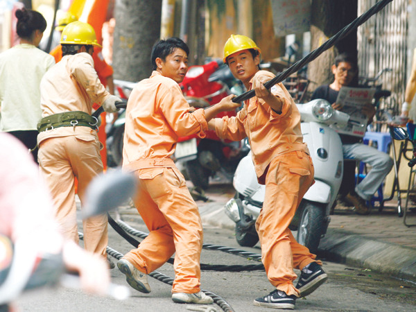 EVN trước bài toán “kéo dây trả nợ” (ảnh mang tính minh họa) Ảnh: Hồng Vĩnh