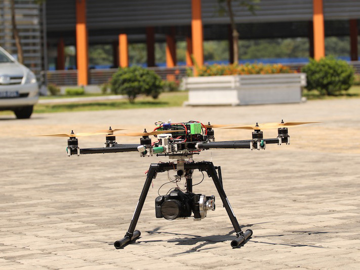 Lại trình diễn máy bay không người lái