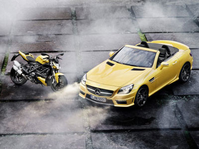 Mercedes và Ducati cùng tạo dáng