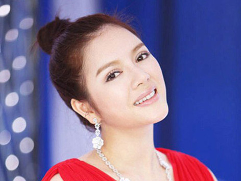 Lý Nhã Kỳ: Giàu nhờ… nốt ruồi