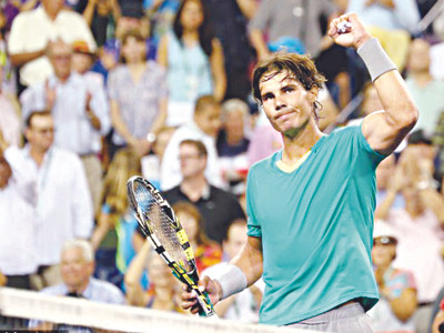 Nadal cho Federer 'hít khói'