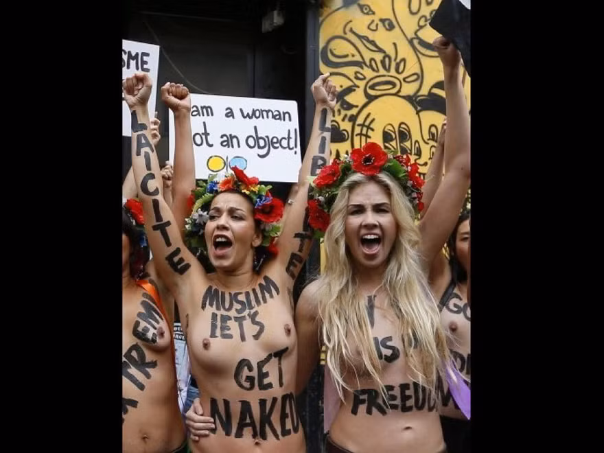 Nhóm hoạt động ngực trần tại Pháp