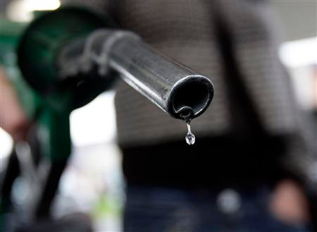 Bác bỏ tin đồn tăng giá xăng dầu