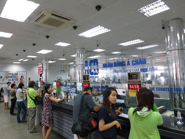 Khi sếp lớn ngân hàng từ nhiệm: ‘Bất bình thường’?