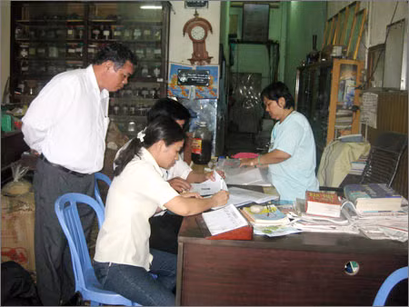 Đeo đá để… chuyển giới tính thai nhi!
