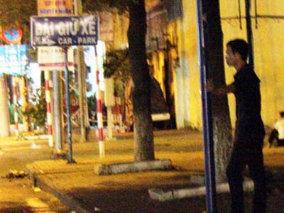 Bi kịch phận bán dâm nam