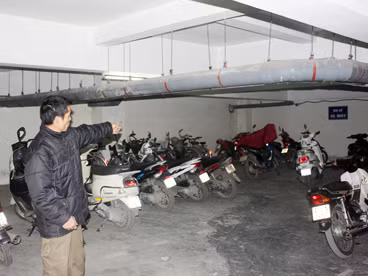 Đột nhập chung cư 'cuỗm' 10 xe tay ga