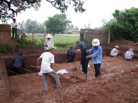 Khai quật di tích Thành Hoàng đế