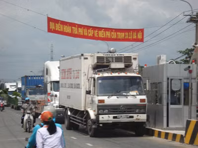 Nhiều đơn vị vận tải ở TPHCM đã tăng giá cước 3-5% Ảnh: HT