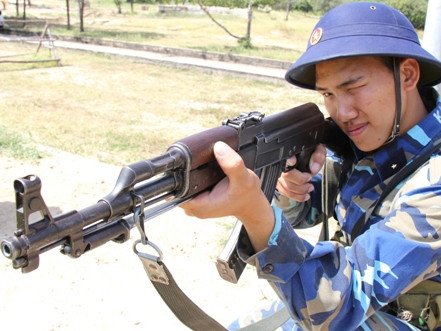 Chiến sĩ mới vững tin trên thao trường