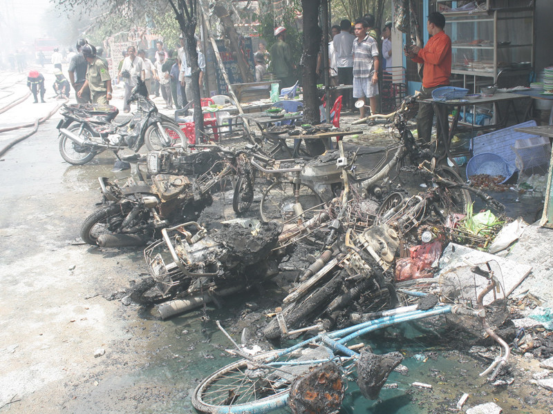 Nổ phân xưởng hóa chất, 21 người bị thương