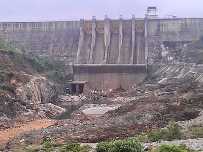 Khô hạn giữa mùa lụt