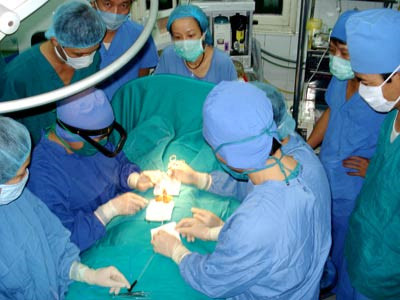 Liên tiếp tử vong vì bơm silicone