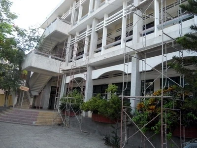 Nhà thầu 'đấu' nhà trường, học sinh phải nghỉ học