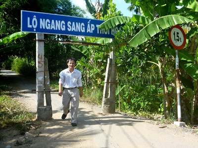 Cựu chủ tịch tỉnh chắn đường đi của dân