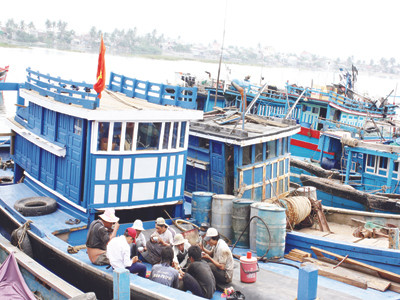 Nhiều công trình thủy lợi, giao thông sạt lở