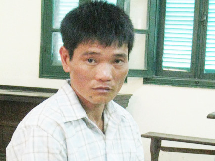 Cô bé 15 tuổi bị cha ruột hãm hiếp