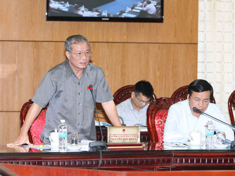 Lao động ngoại có giấy phép mới được nhập cảnh