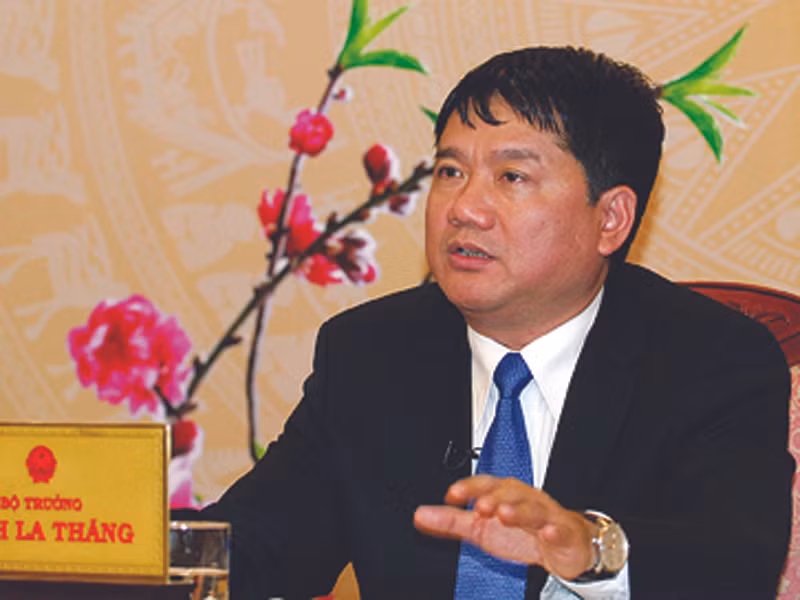 Mời Bộ trưởng Giao thông về làm trưởng thôn