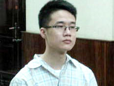 Sinh viên dùng clip sex ép bạn gái thành nô lệ tình dục