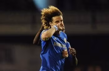 Barca tìm mọi cách mua thủ lĩnh phòng ngự Chelsea