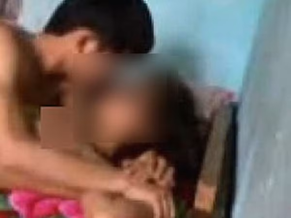 Xôn xao clip sex học sinh lớp 10