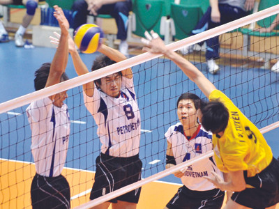 VĐV đội bóng chuyền Tập đoàn Dầu khí kêu cứu