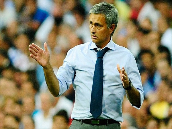 Về Chelsea, Mourinho có 100 triệu bảng mua sắm?