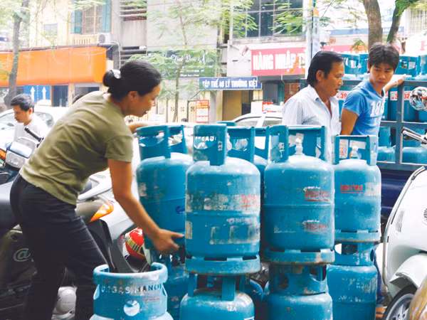 Thị trường gas cần được sự quản lý, giám sát chặt chẽ để bảo vệ quyền lợi, tính mạng của người tiêu dùng (ảnh chỉ mang tính minh họa). Ảnh: Hồng Vĩnh