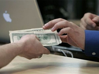 Trả lại 50 triệu đồng hành khách đánh rơi