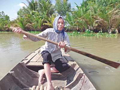 Cán bộ xã ăn chặn của người nghèo