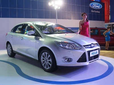 Ford Focus giá từ 689 triệu đồng