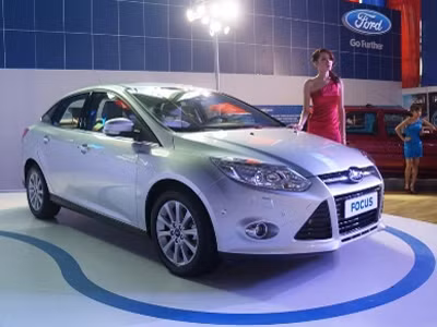 Ford Focus giá từ 689 triệu đồng