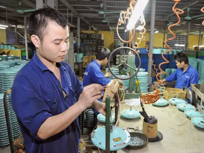 Làm gì thoát khỏi “màn tuyn, phích nước, bóng đèn”?