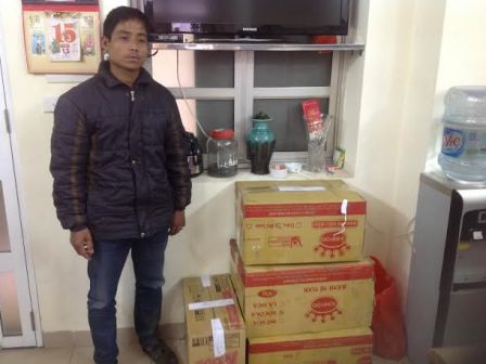 Thu giữ gần 2.000 bao thuốc lá nhập lậu