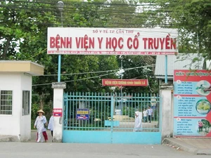 Kiểm tra việc “nhân bản” xét nghiệm ở Cần Thơ