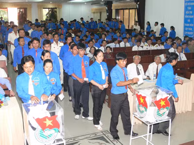 ĐVTN Tổng cục 4 tham gia khám bệnh, cấp phát thuốc miễn phí cho đồng bào vùng cao tại Hà Giang Ảnh: N.M