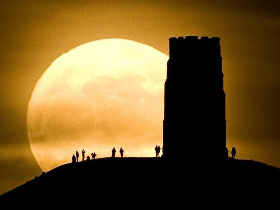 Chiêm ngưỡng ‘siêu mặt trăng' trên khắp thế giới