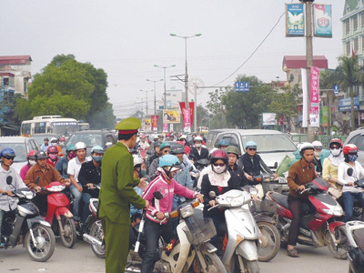 Trên đường Nguyễn Trãi có lúc đã “đông cứng”. Ảnh: Trọng Đảng