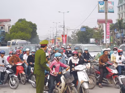 Trên đường Nguyễn Trãi có lúc đã “đông cứng”. Ảnh: Trọng Đảng