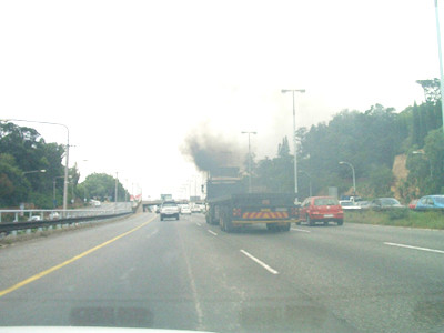 Xe không đạt chất lượng khí thải, than tổ ong, củi, rơm rạ khiến không khí ngày càng ô nhiễm