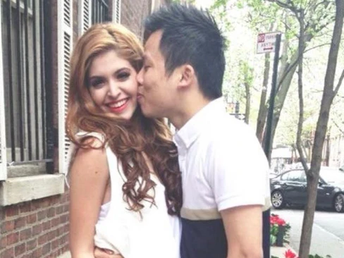 Andrea bị 'ông bầu' của Ngọc Trinh hôn giữa đường