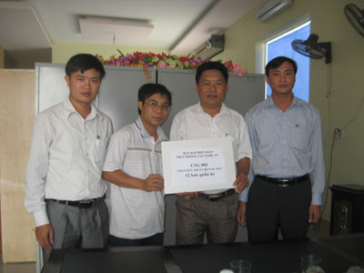 Hàng cứu trợ tiếp tục đến với bà con vùng lũ