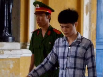 Hái ‘trái cấm’ cùng bạn gái ‘nhí’, ‘hưởng’12 năm tù