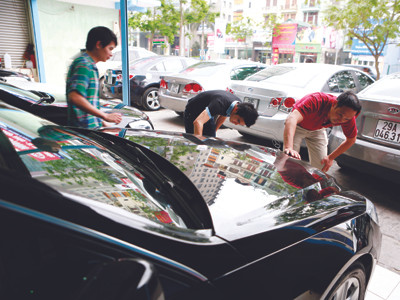 Giảm phí trước bạ xuống 2%: 'Sốt' ô tô cũ