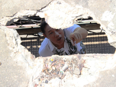 Sống trong sợ hãi, ôm chăn nhảy khỏi chung cư!