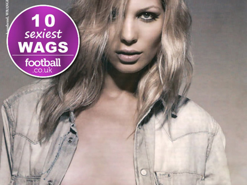 Mười kiều nữ sexy của các sao sân cỏ