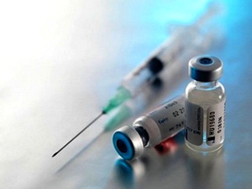 Bé gái tử vong sau tiêm văcxin