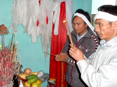 Đánh chết mẹ vì 600 nghìn mua quần áo